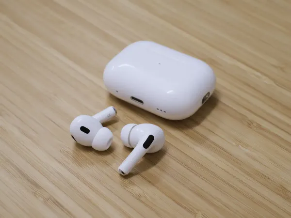AirPods vs AirPods Pro: Which Apple Earbuds Should You Buy?